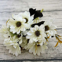 Load image into Gallery viewer, Silk daisy Bride flowers